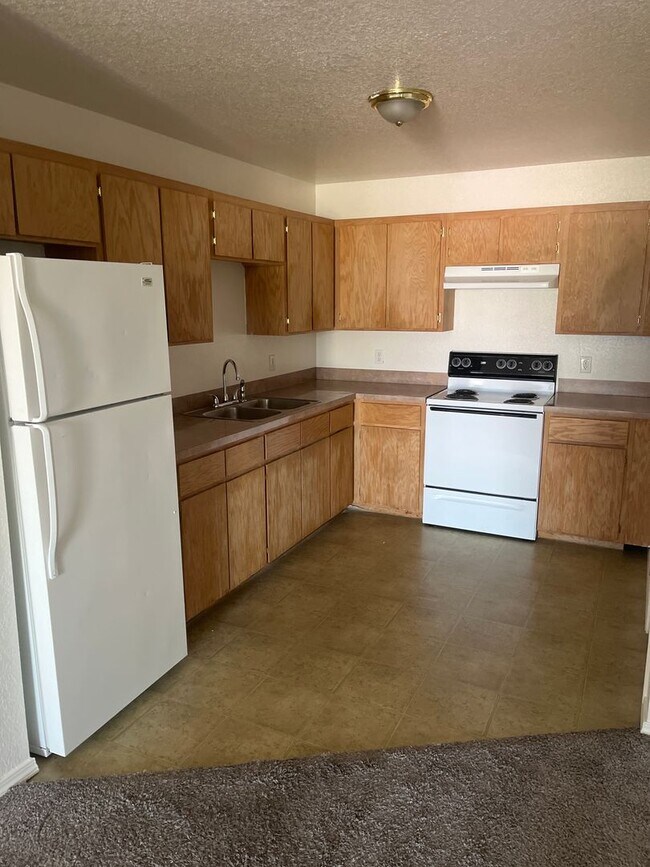 Photo - 3114 Oak Ln Unidad E