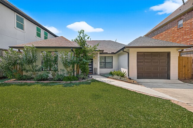 Photo - 5121 Locust St