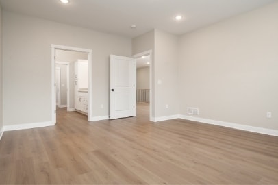 Photo - 5720 Willow Creek Ln