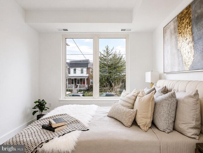 Photo - 1001 Bryant St NE