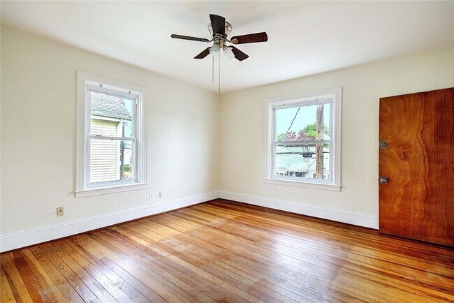 Photo - 139 Hunts Ave