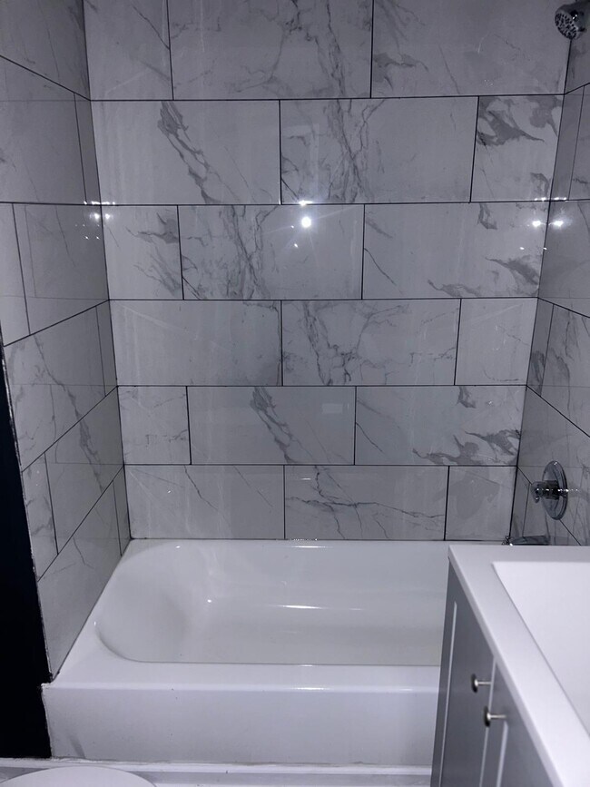 Photo - 743 David St