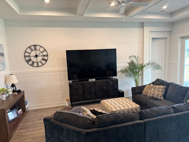 Photo - 332 Naturewalk Blvd