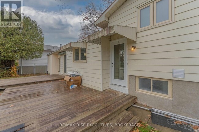 Photo - 811 Overlea Ct