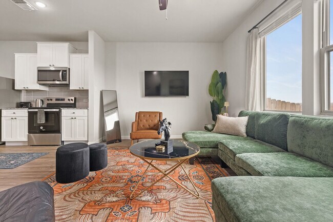 101B Emilie Wy Unit SI FL1-ID1526891P