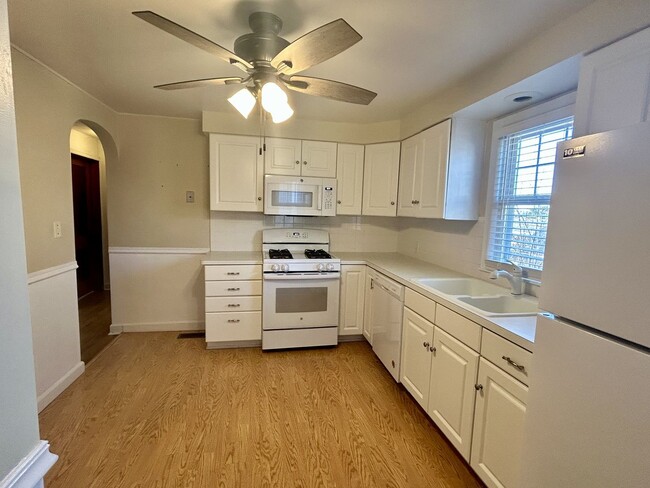 Photo - 1932 S 62nd St