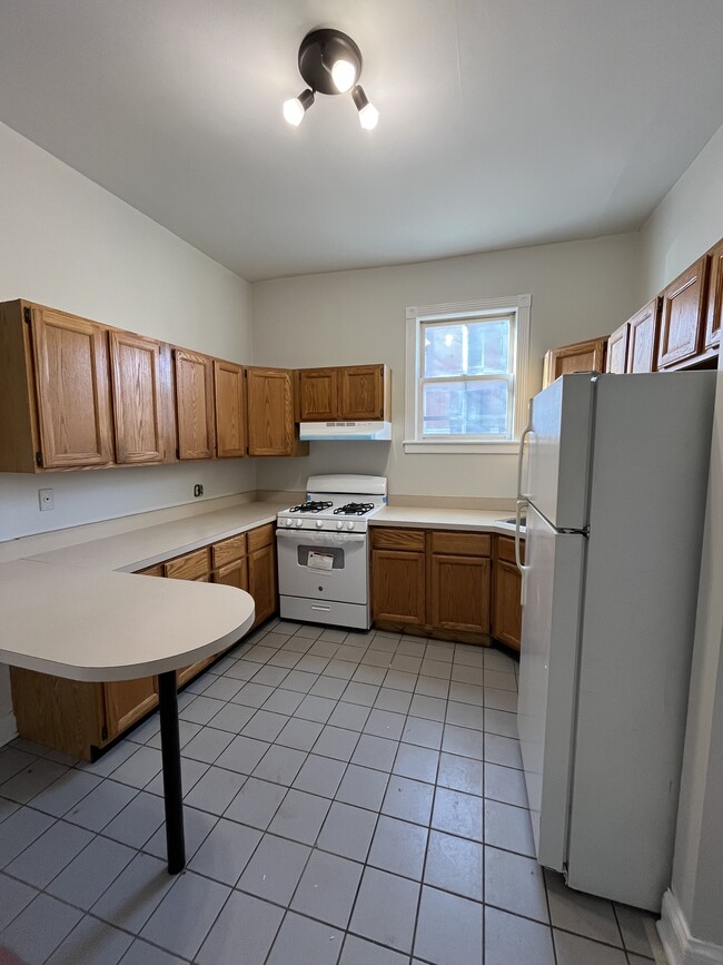 Kitchen - 2459 W Moffat St Apartments Unit 1F