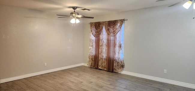 Photo - 9124 W Elm St