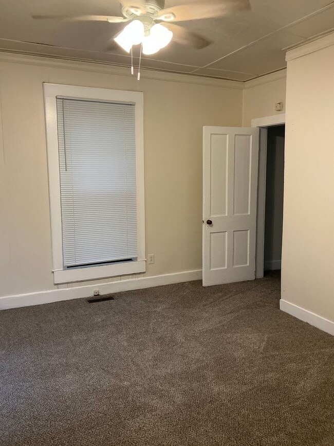 28 Lawn St