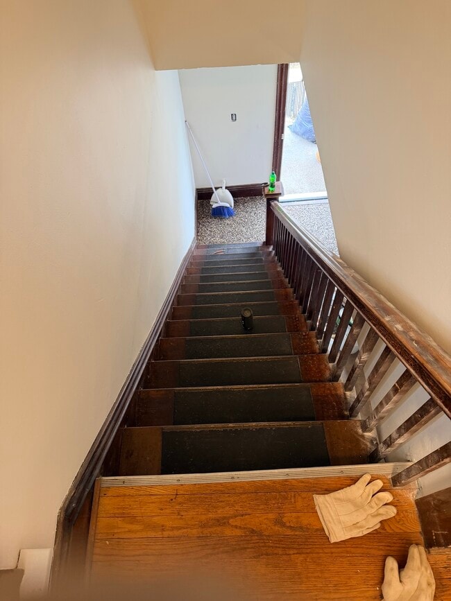Photo - 1738 Chatham St Unit Upper