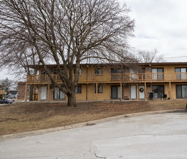 Building Photo - 15311 Knox Ave