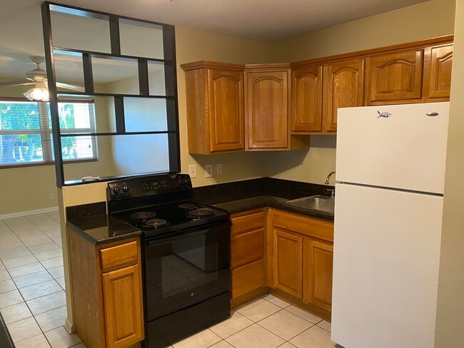 Building Photo - 1172 Surf Rd Unit A2