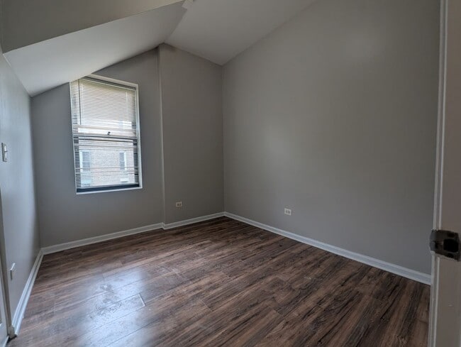 Photo - 5417 S Carpenter St Unidad 1