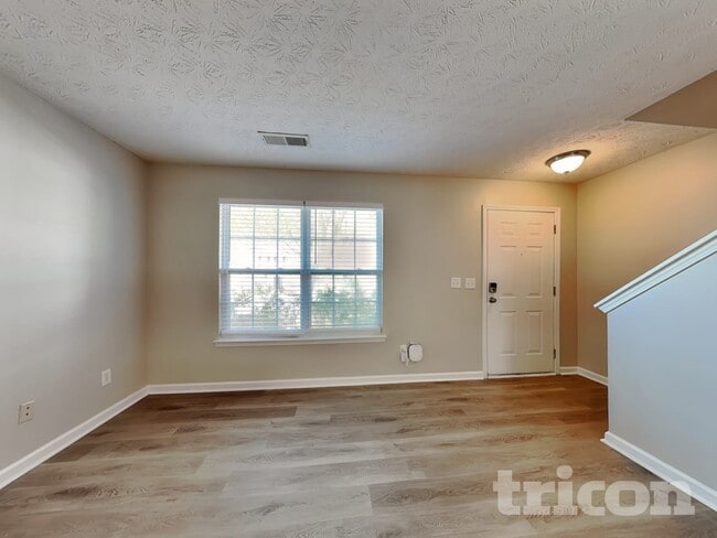 Photo - 4681 Raven Wood Loop