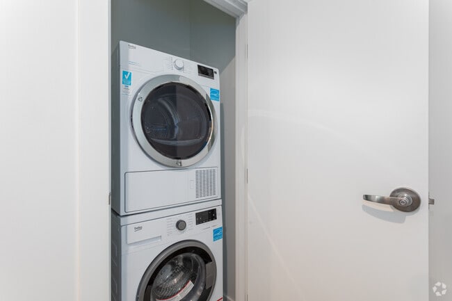 1BR, 1BA - 578SF - Boxcar Apartments