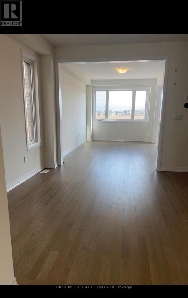 Photo - 294 Newman Dr