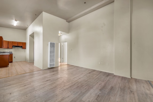 Photo - 5869 S Figueroa St Unit 5