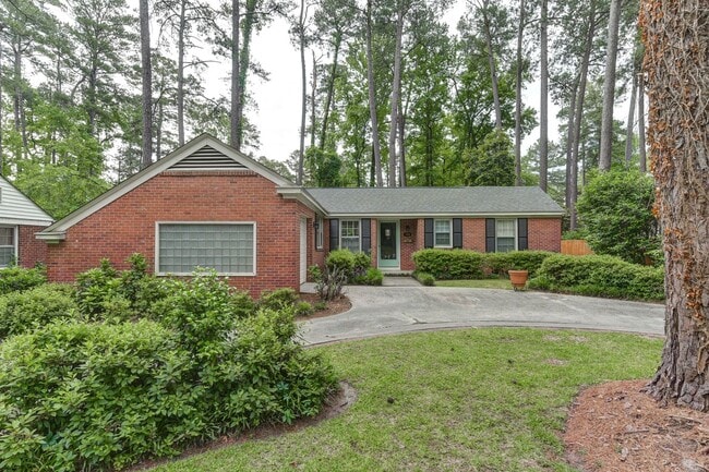 Building Photo - Charming 3 Bedroom, 2 Bath All-Brick Bunga...