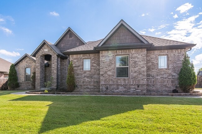 Photo - Beautiful Luxury Home!