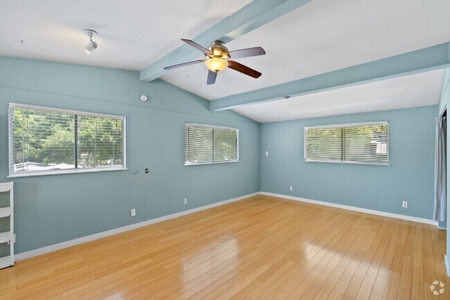 Building Photo - 718 Post Oak St Rental