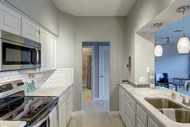 Photo - 15302 Bonasse Ct