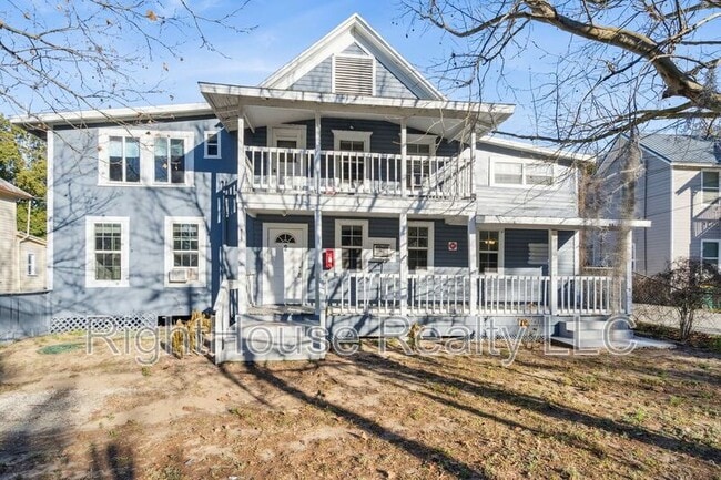 Building Photo - 113 S Grove St Unit Apt 2