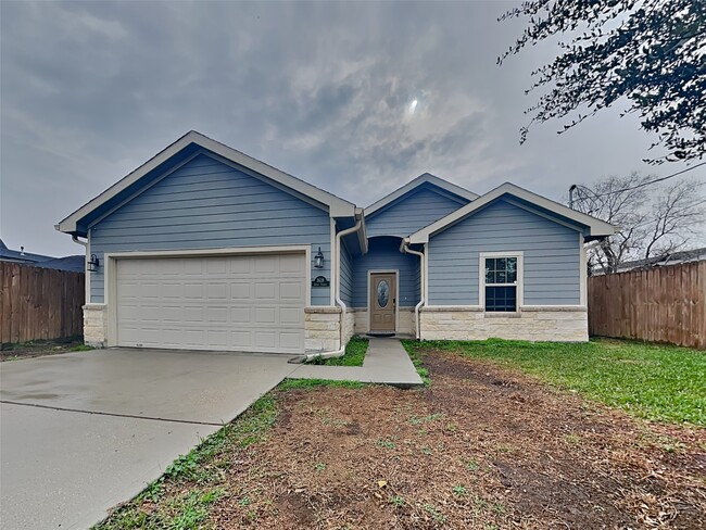 Building Photo - 3638 Lydia St