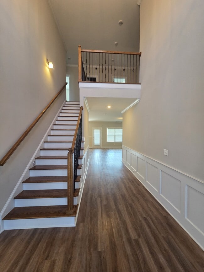 Photo - 2105 Thornbury Cove