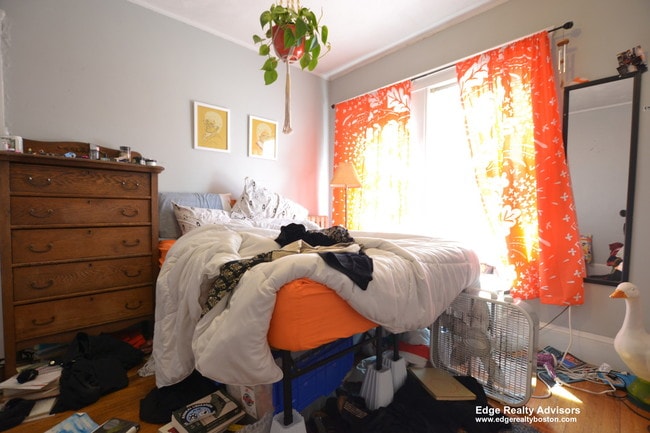 Photo - 15 Cresthill Rd Unit 1