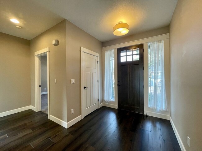 Photo - Beautiful Single Story Home!! 3 bed/2 bath with Open Floor Plan and Large Yard!!