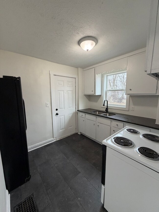 Photo - Freshly Renovated 2/1 in the Heart of Columbus