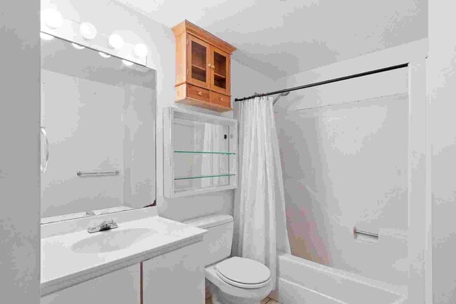 Photo - 103 Gainsborough St Unidad #005E