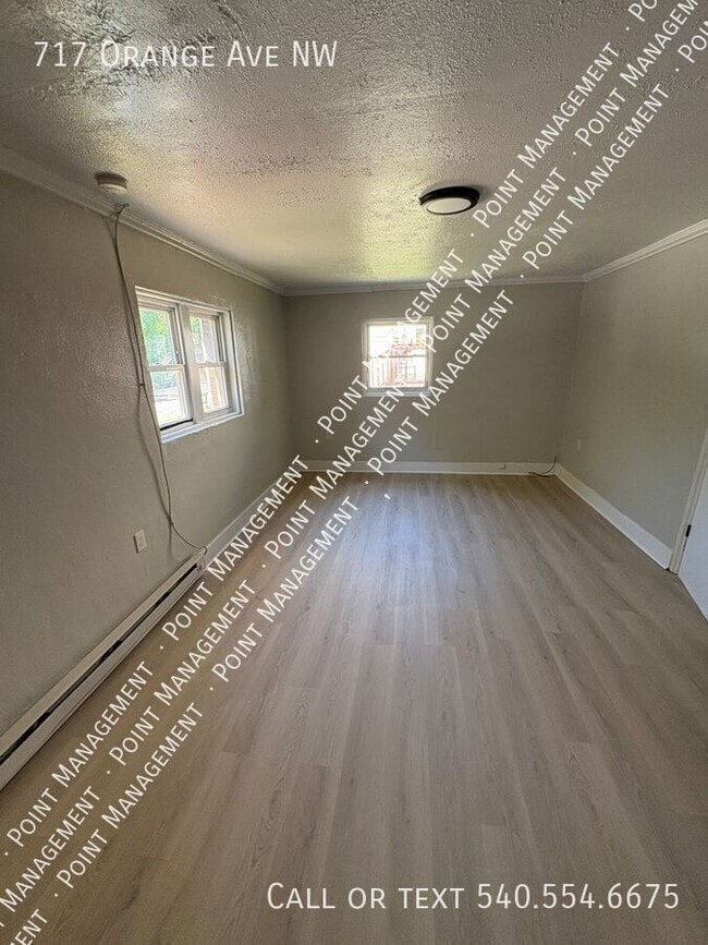 Photo - 717 Orange Ave NW