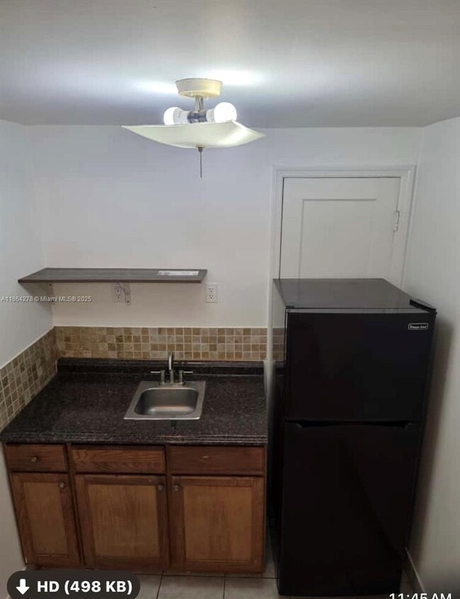 Photo - 1243 SW 3rd St Unidad 0