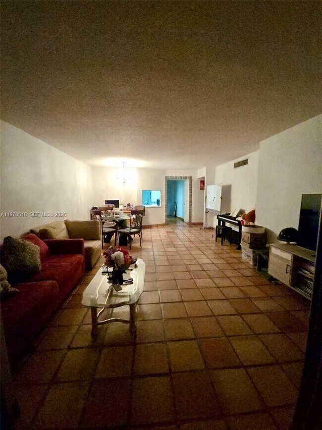 Photo - 1750 NE 191st St Unidad 620-3