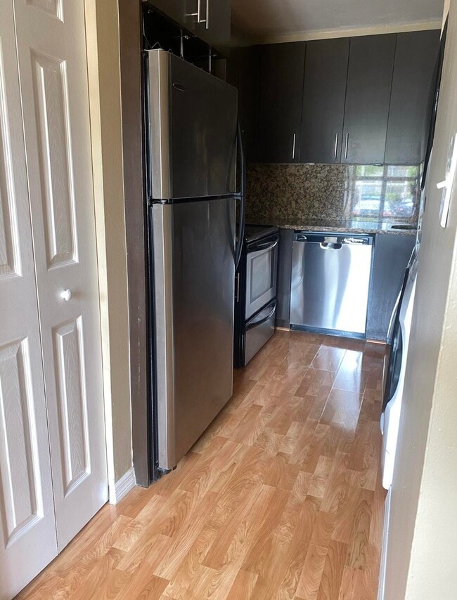 Photo - 21103 Glenmoor Dr