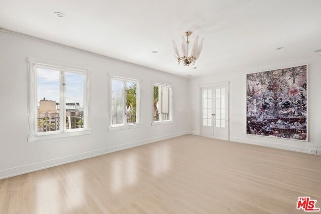 Photo - 6650 Whitley Terrace