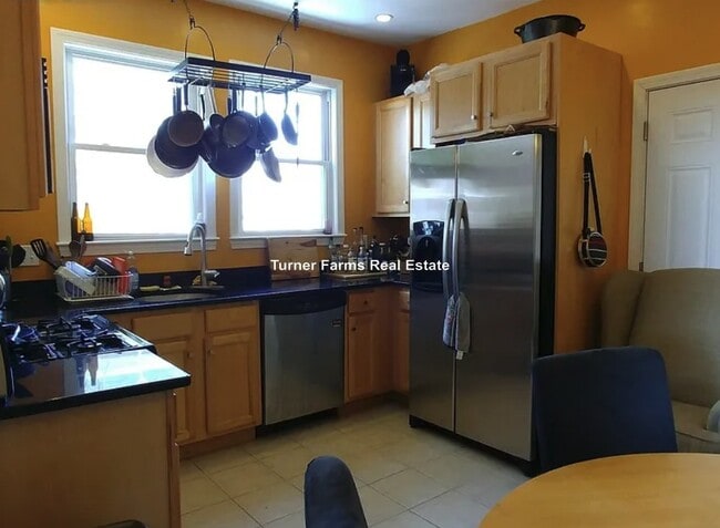 Photo - 84 Line St Unit 2