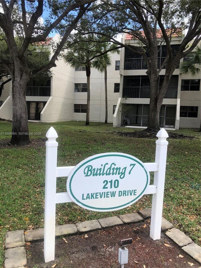 Photo - 210 Lakeview Dr Unit 207