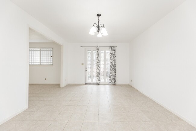 Building Photo - 7547 Brompton St Unit True