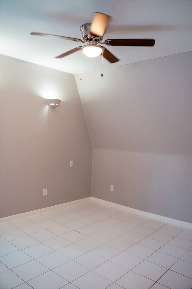 Photo - 14319 Henry Rd