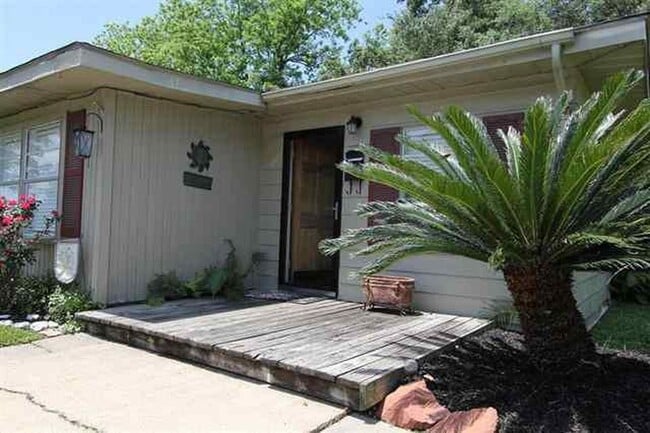 Photo - 121 Seaman Dr