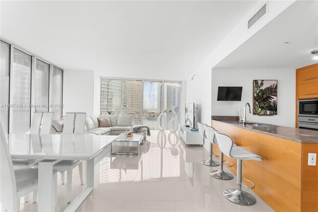 Photo - 465 Brickell Ave Unit 2702