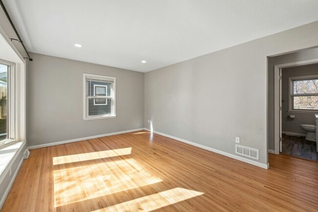 Photo - 6520 Stevens Ave