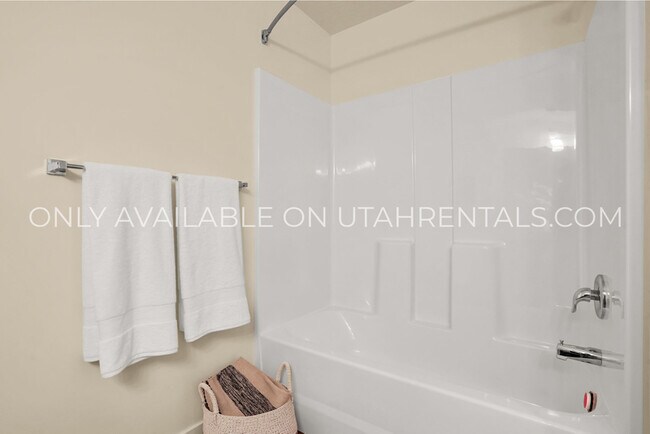 Photo - 456 W Main St
