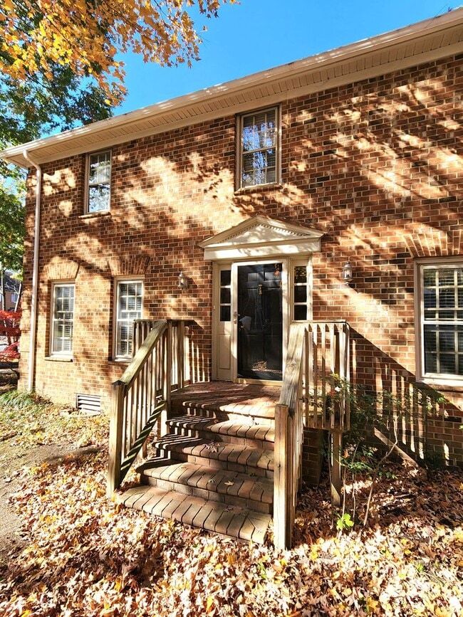 Photo - Gorgeous End Unit Townhouse in Great Bridge!