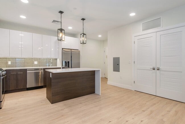 Building Photo - 3510 Bergenline Ave Unit 201