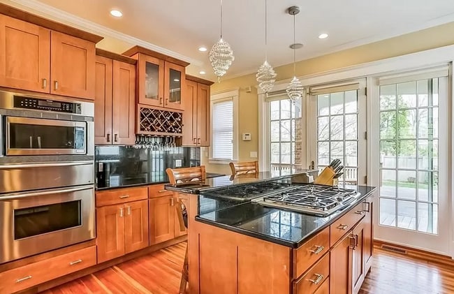 Photo - 166 Huntington St