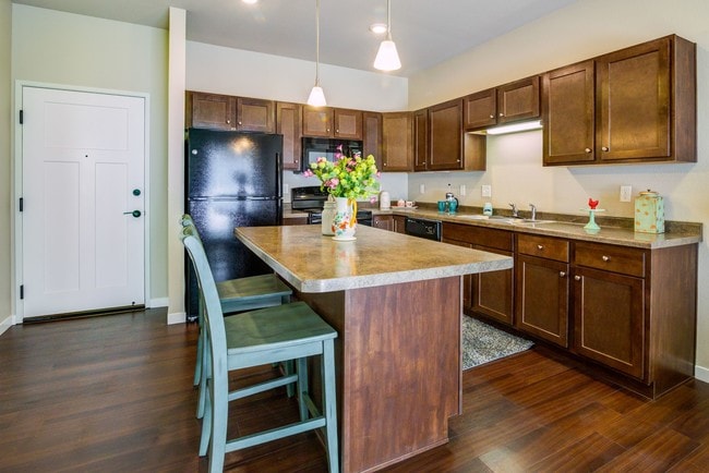South Ridge apartments — community photo
