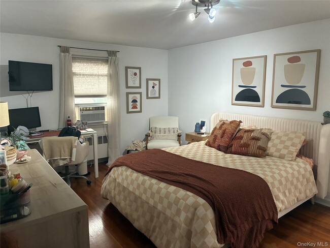 Photo - 375 W Fulton St